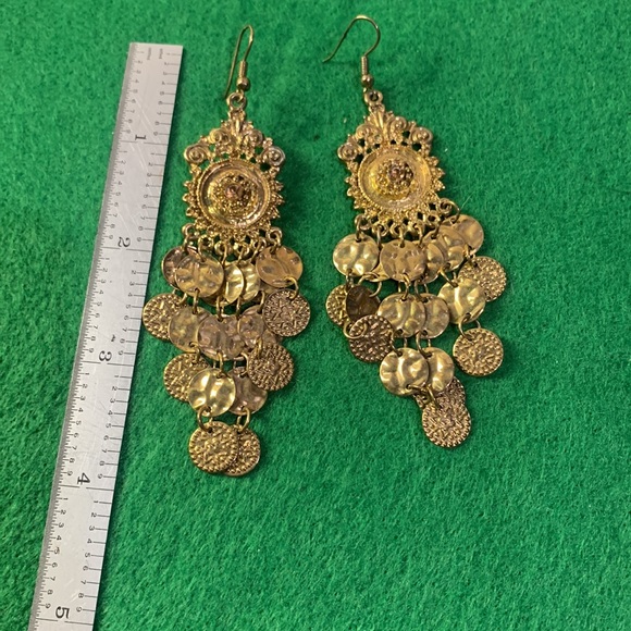 Beautiful Gold Tone Dangle Earrings - Picture 4 of 4